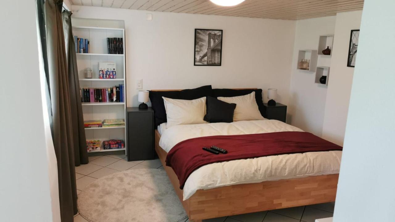 Schones Kleines Studio Mit Sitzplatz, Mitten Im Prattigau Jenaz Exteriör bild