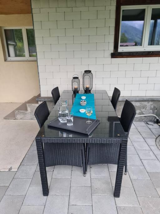 Schones Kleines Studio Mit Sitzplatz, Mitten Im Prattigau Jenaz Exteriör bild