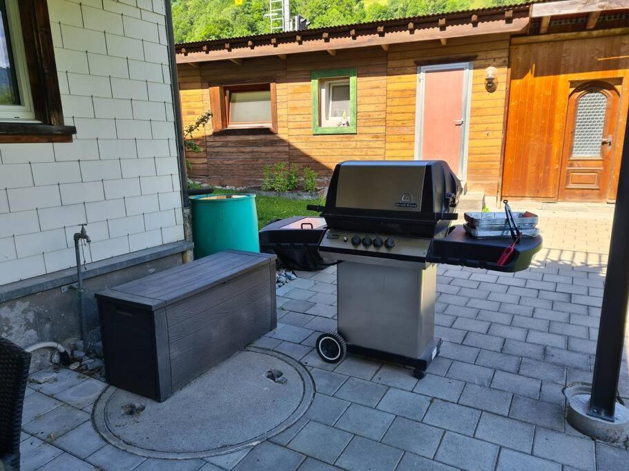 Schones Kleines Studio Mit Sitzplatz, Mitten Im Prattigau Jenaz Exteriör bild