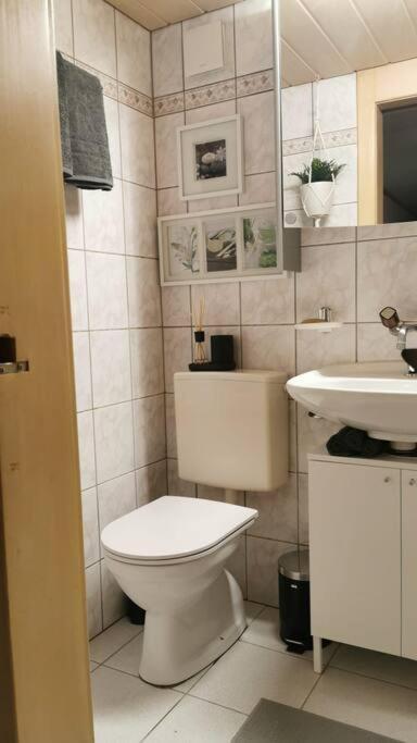 Schones Kleines Studio Mit Sitzplatz, Mitten Im Prattigau Jenaz Exteriör bild