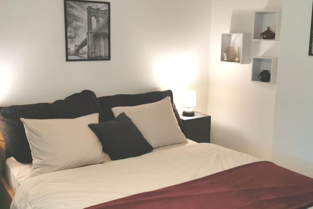 Schones Kleines Studio Mit Sitzplatz, Mitten Im Prattigau Jenaz Exteriör bild