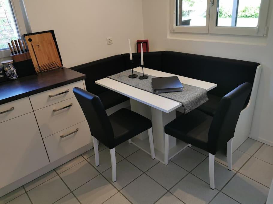 Schones Kleines Studio Mit Sitzplatz, Mitten Im Prattigau Jenaz Exteriör bild